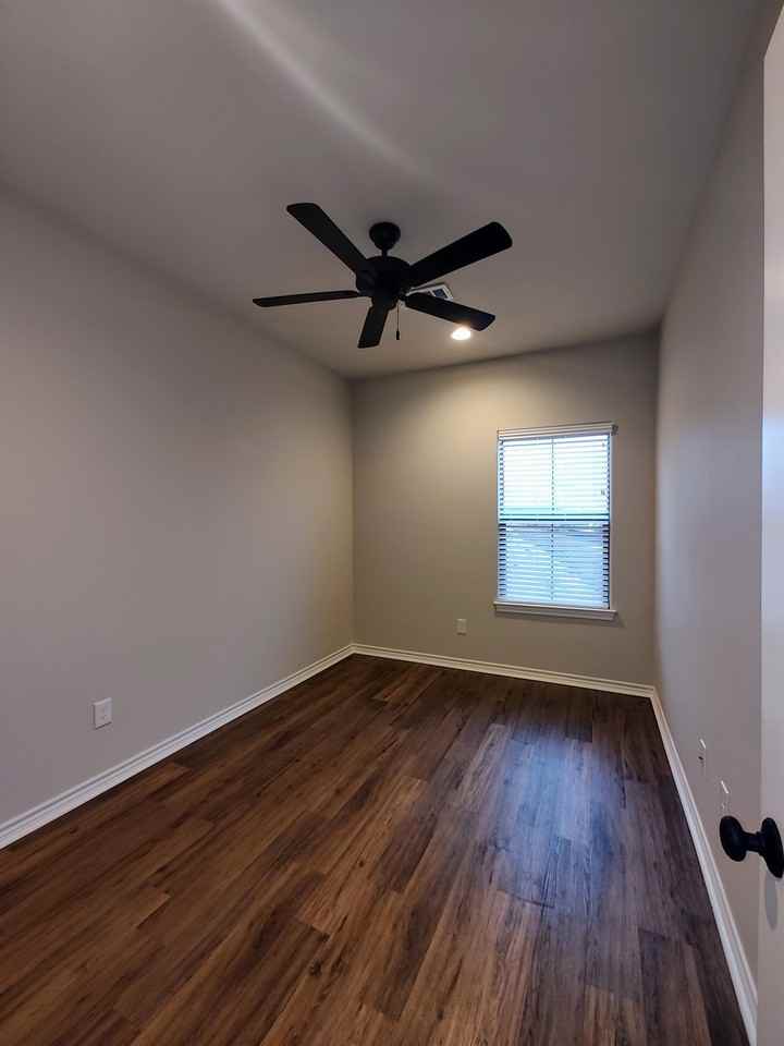 5670 Shadowbend Cir W #1 - Photo 3 of 18