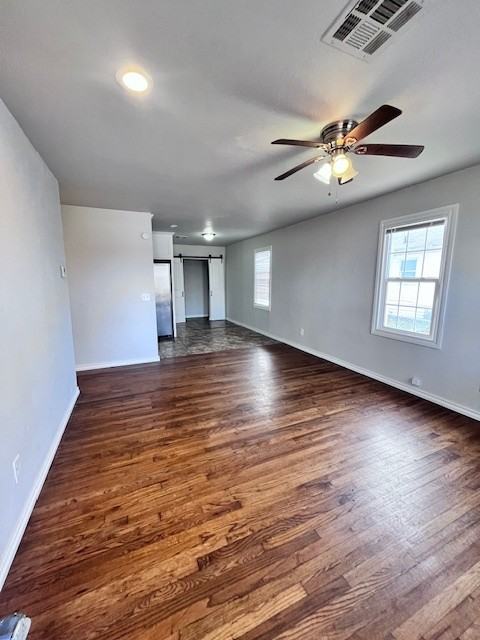 704 Ne 31st St - Photo 2 of 16