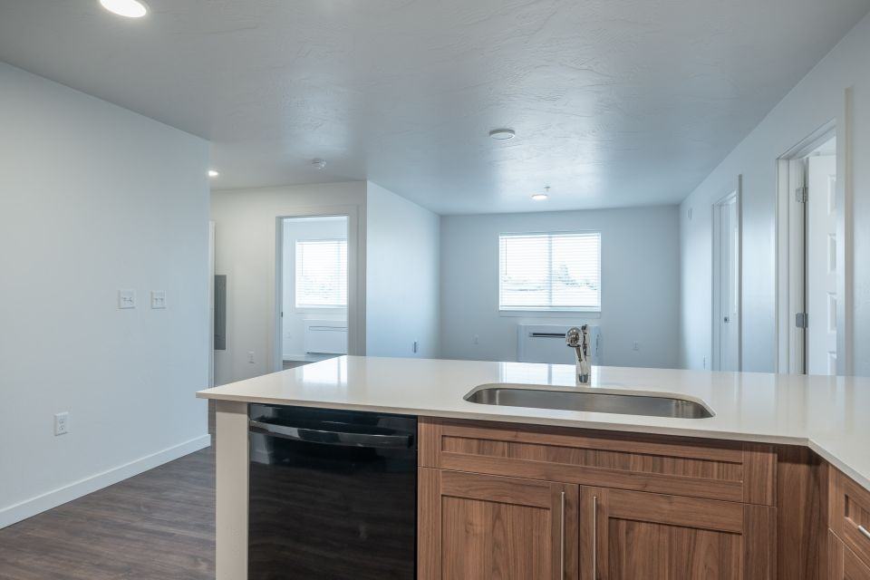 600 W Anderson St - Photo 3 of 6