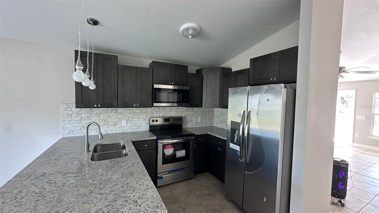 164 Julie Ln - Photo 2 of 9