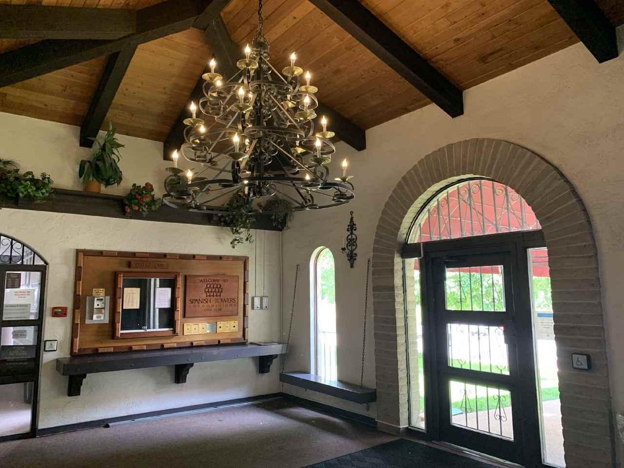 805 29th St Apt 507 - Photo 2 of 18