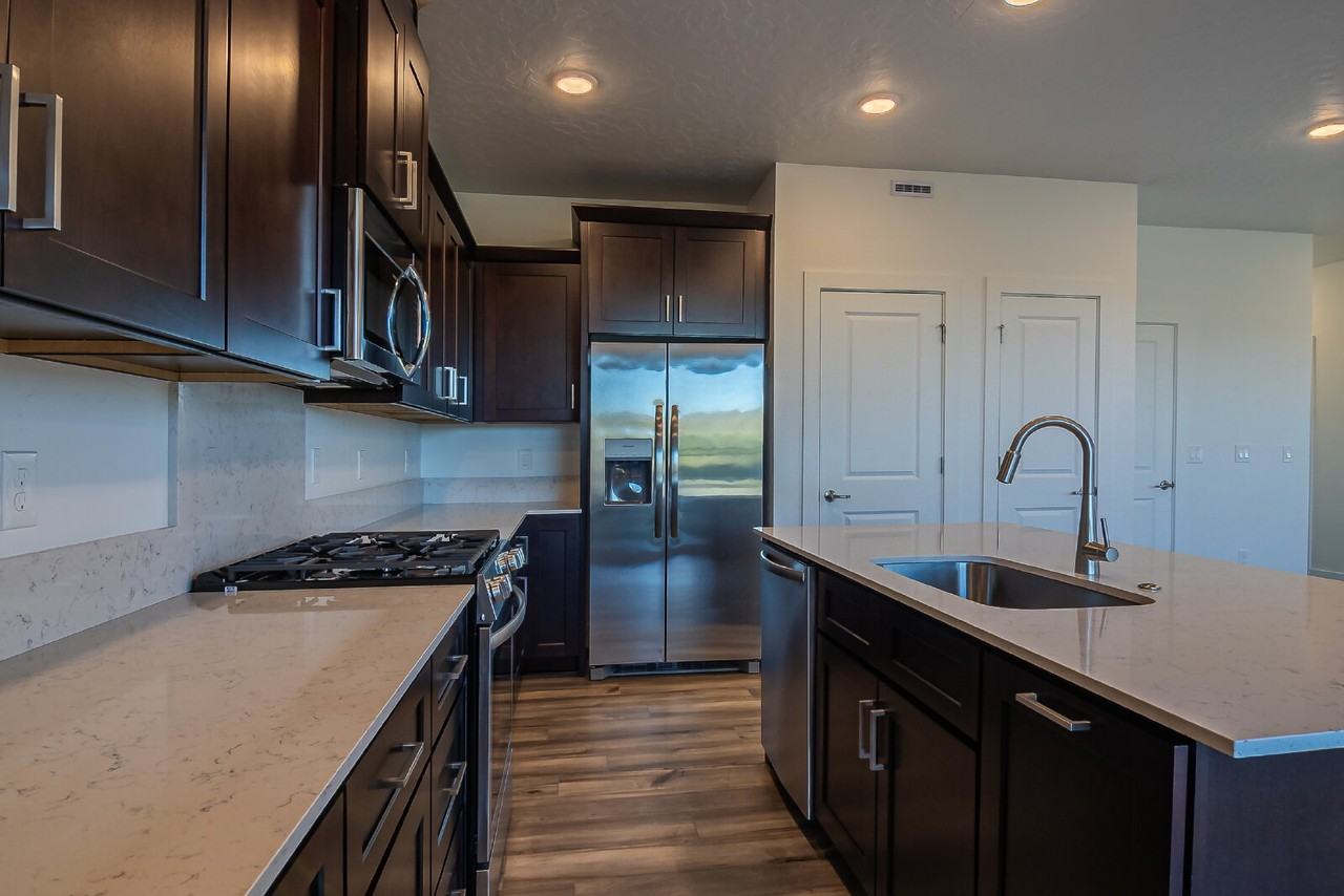 8238 W Fern St - Photo 6 of 36
