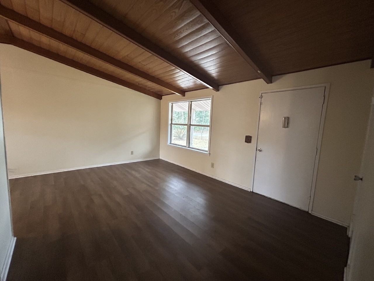 110 Stafford St - Photo 2 of 12