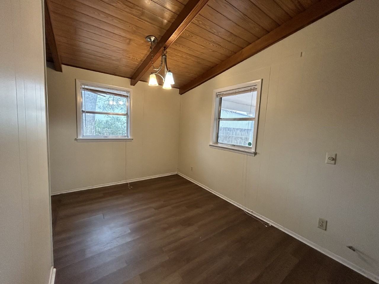 110 Stafford St - Photo 3 of 12