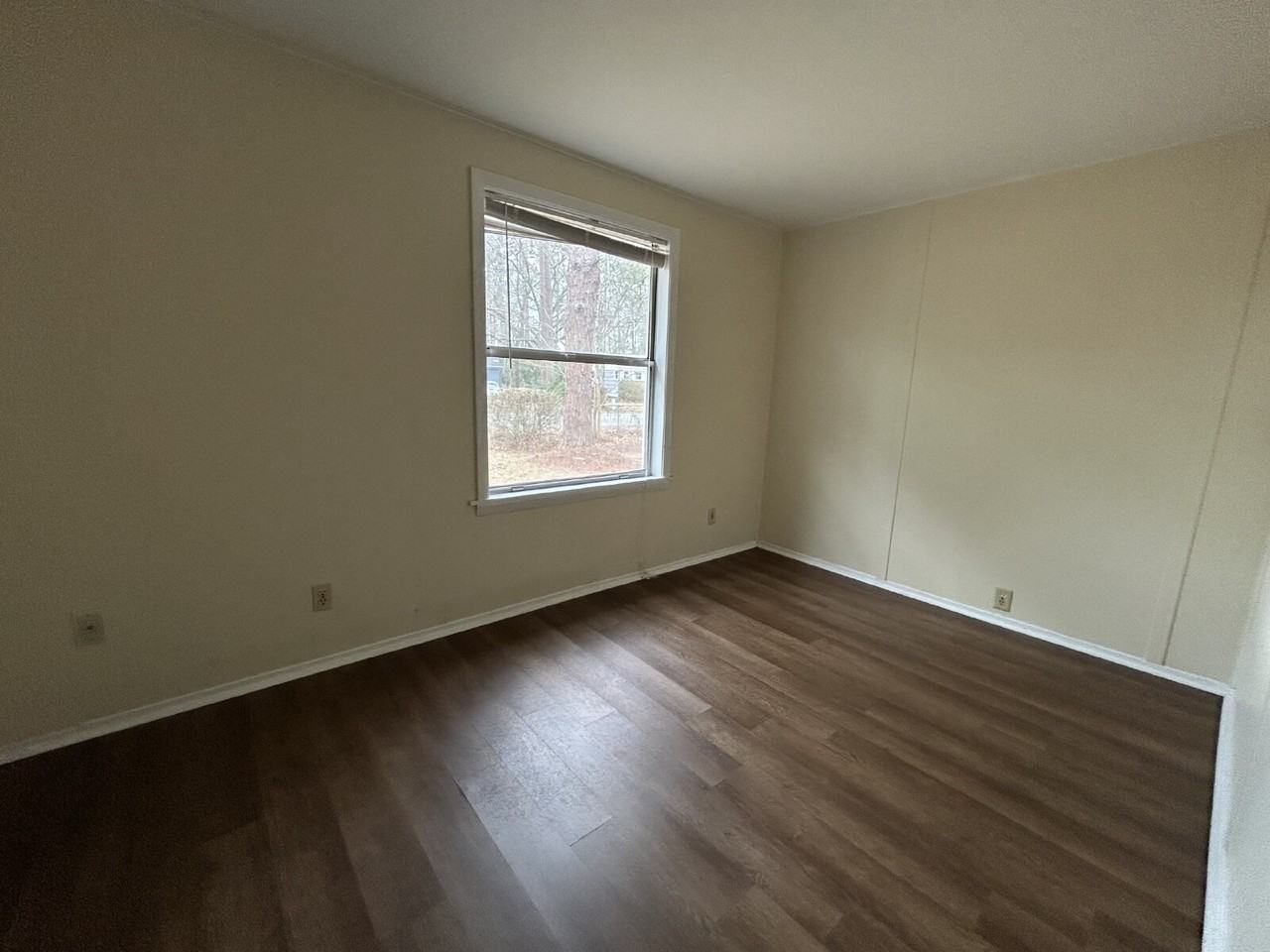 110 Stafford St - Photo 7 of 12