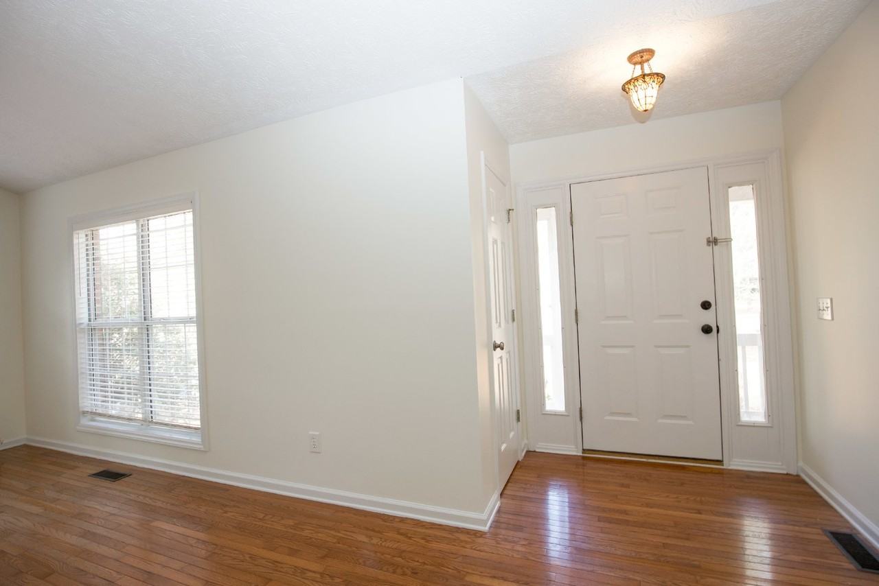 8 Moore Dr - Photo 6 of 50