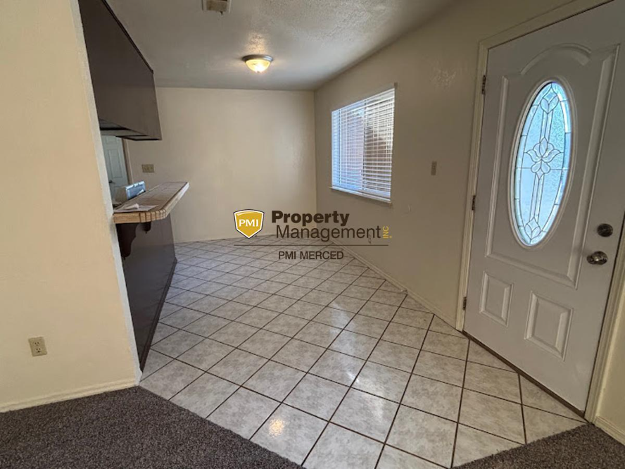 419 Cinnamon Ln - Photo 3 of 15