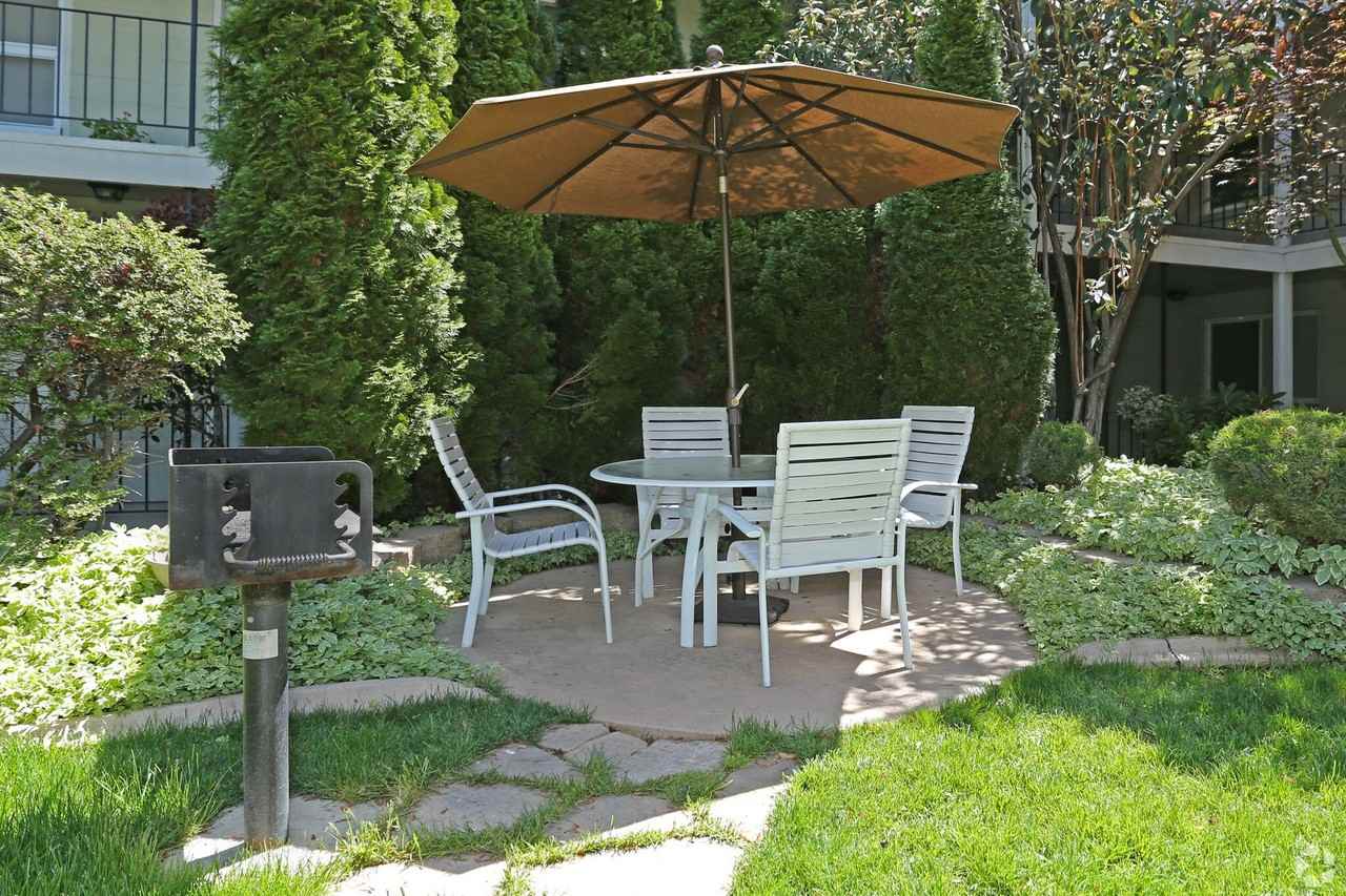 River Arms Apartments - Photo 3 of 7