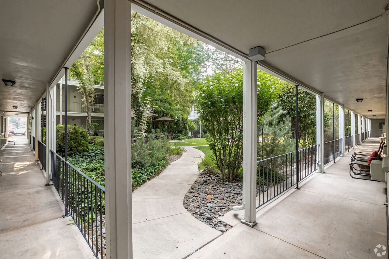 River Arms Apartments - Photo 5 of 7