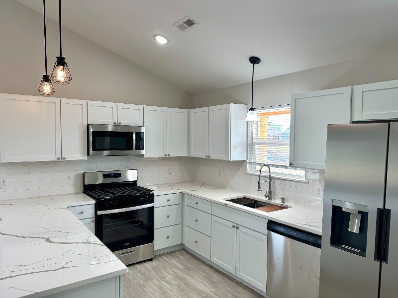 4733 Basin St - Photo 4 of 11