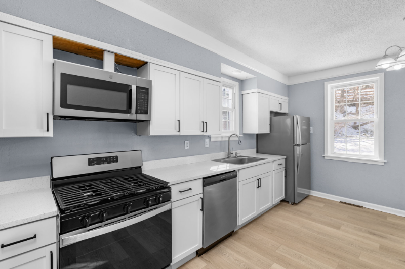 317 Reed Ave - Photo 2 of 31