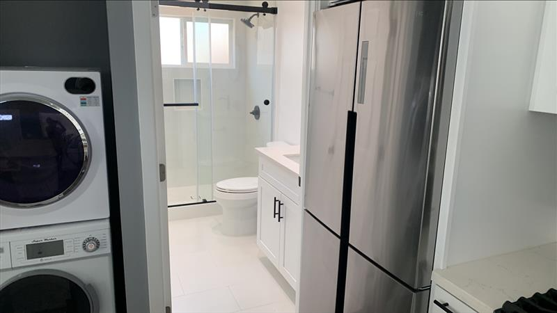 2240 San Francisco Ave #A - Photo 4 of 10