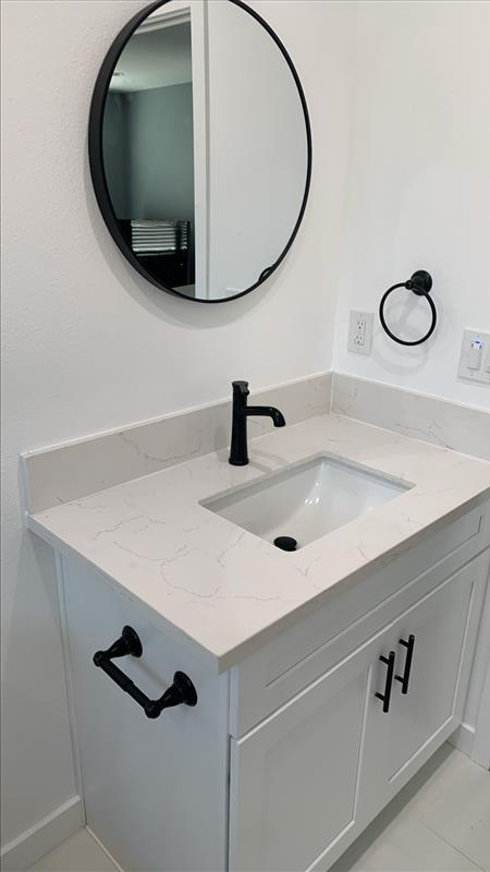 2240 San Francisco Ave #A - Photo 6 of 10