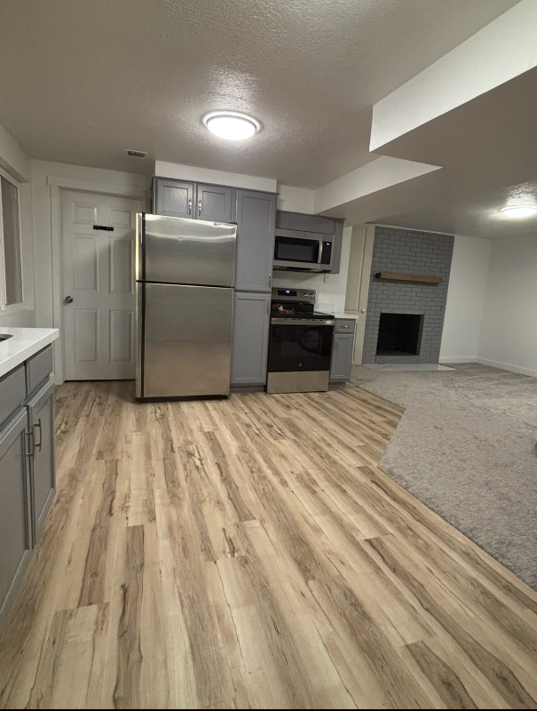 1035 N Kingswood Rd - Photo 3 of 13