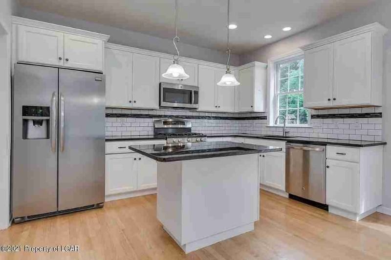 230 Twins Ln - Photo 3 of 20