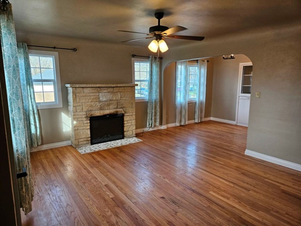 580 18th St Ne - Photo 5 of 29