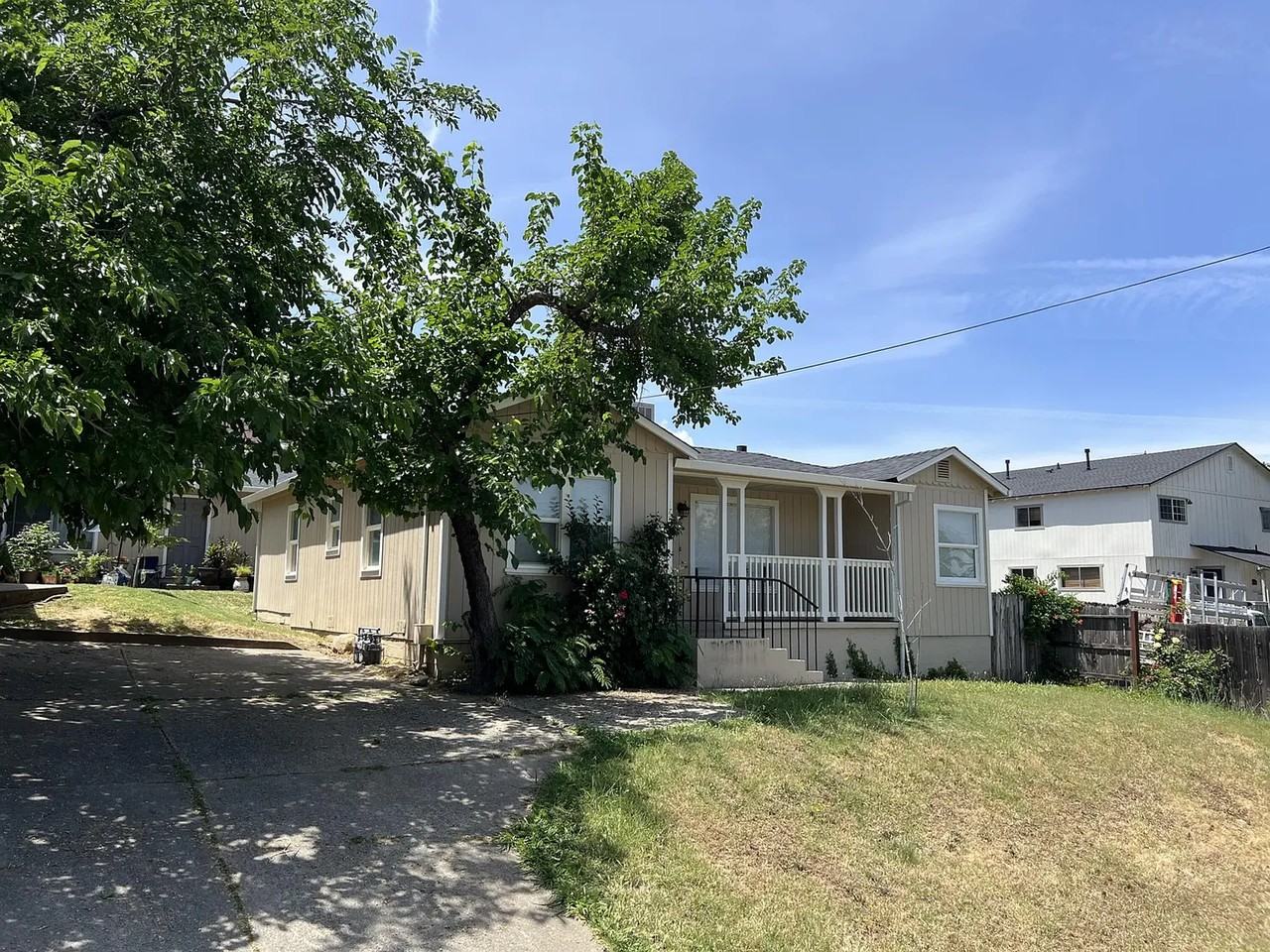 1762 Willis St. - Photo 2 of 6