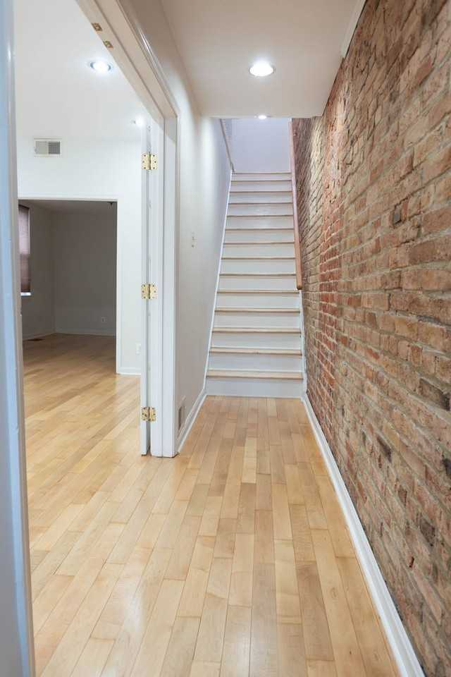 212 12th Pl Ne ##Ne - Photo 2 of 38