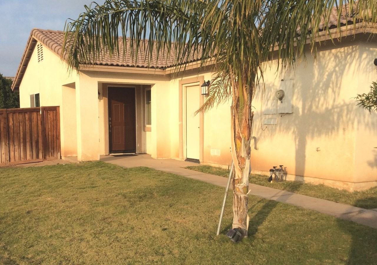 141 Santa Rosa Dr - Photo 2 of 5