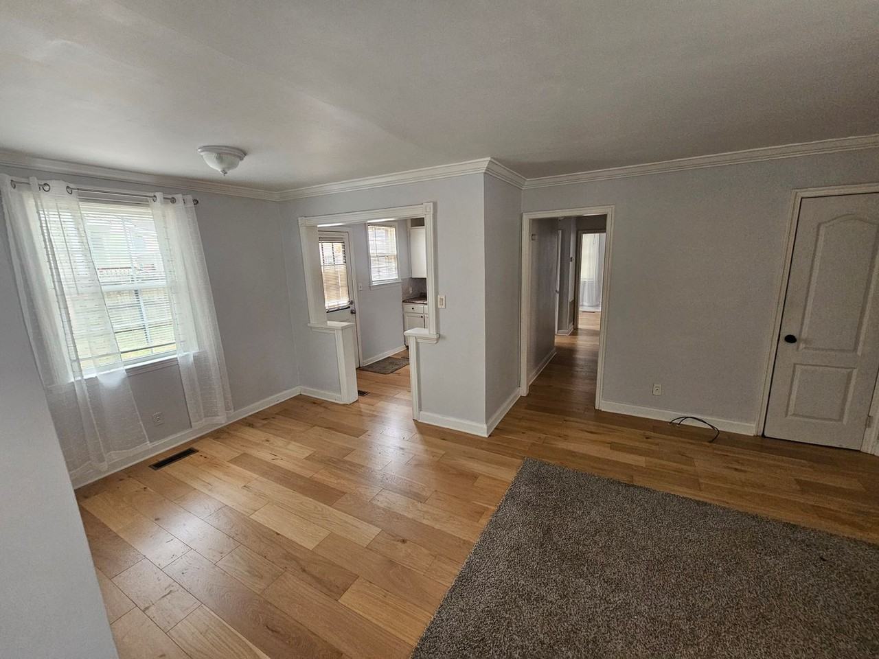 1534 Herrin Ave - Photo 5 of 29