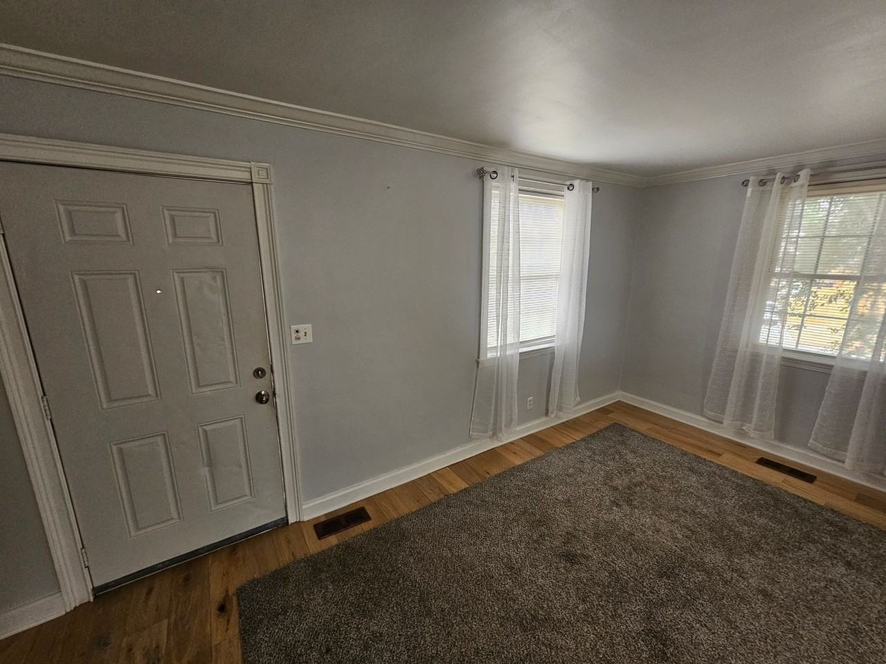 1534 Herrin Ave - Photo 6 of 29