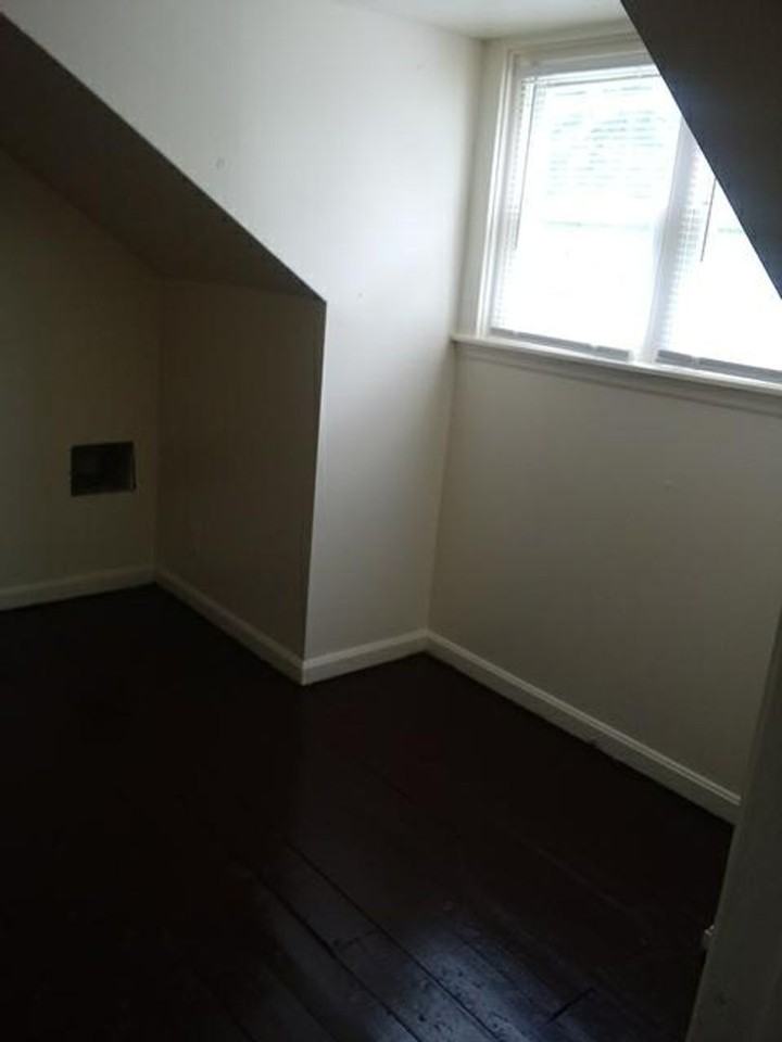 1238 Rosemont Ave - Photo 3 of 10