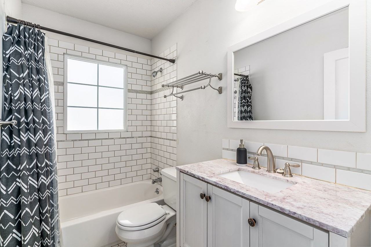 2227 S Grand Blvd - Photo 3 of 21