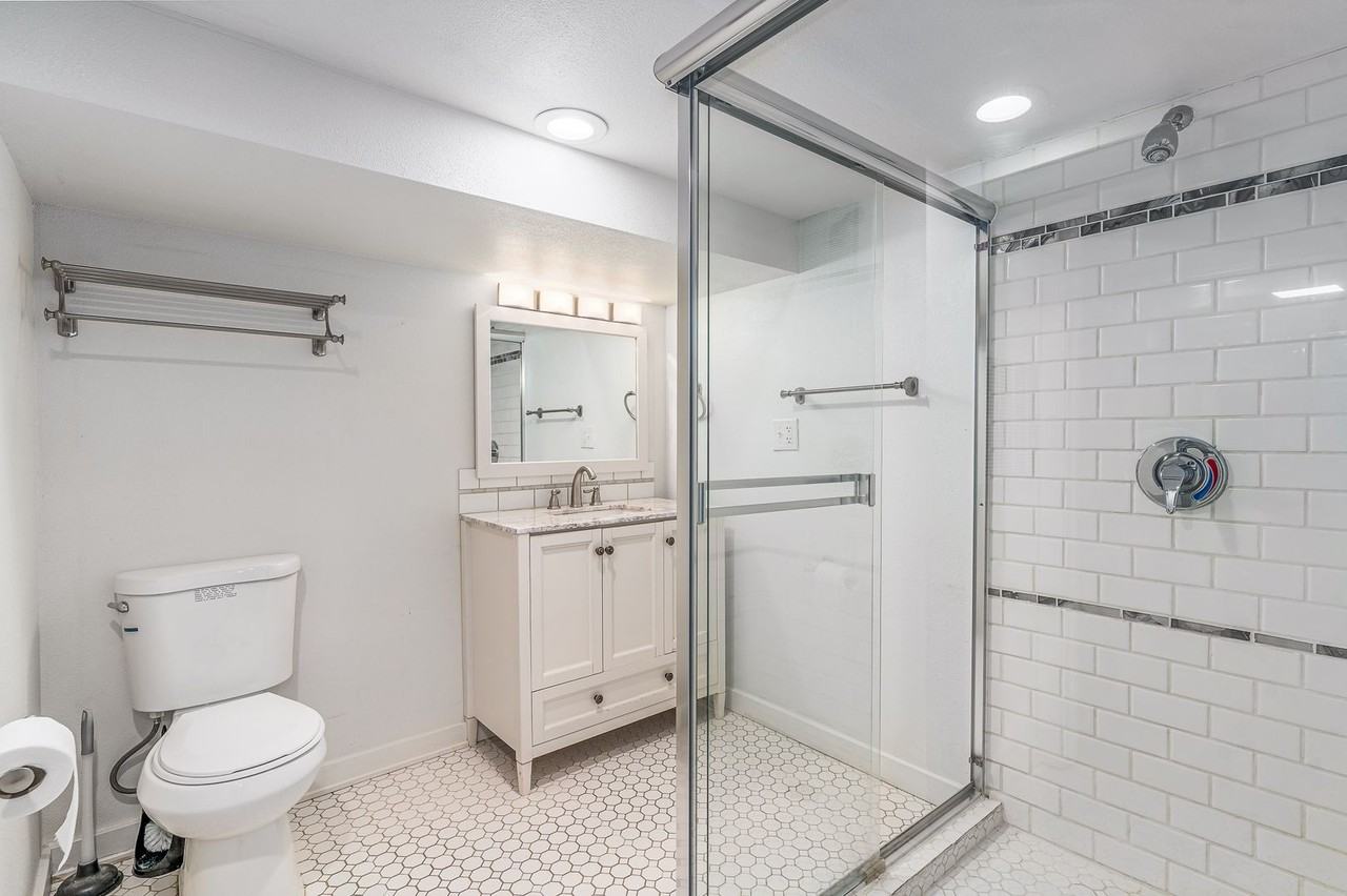 2227 S Grand Blvd - Photo 6 of 21