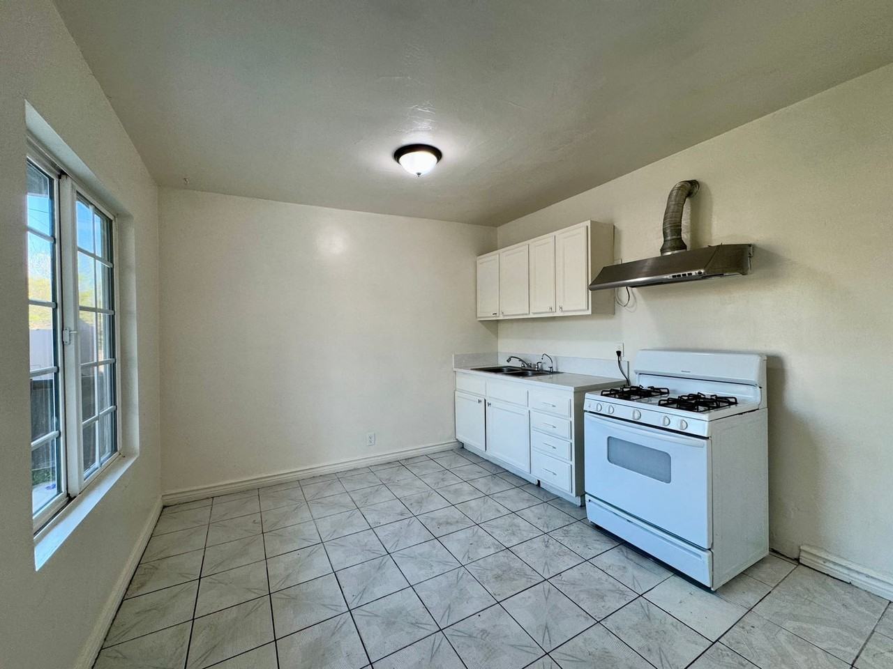 14522 Demblon St - Photo 3 of 12