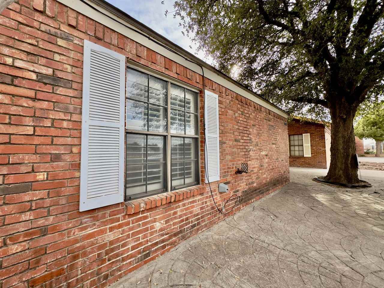 3511 Andrews Hwy - Photo 2 of 26