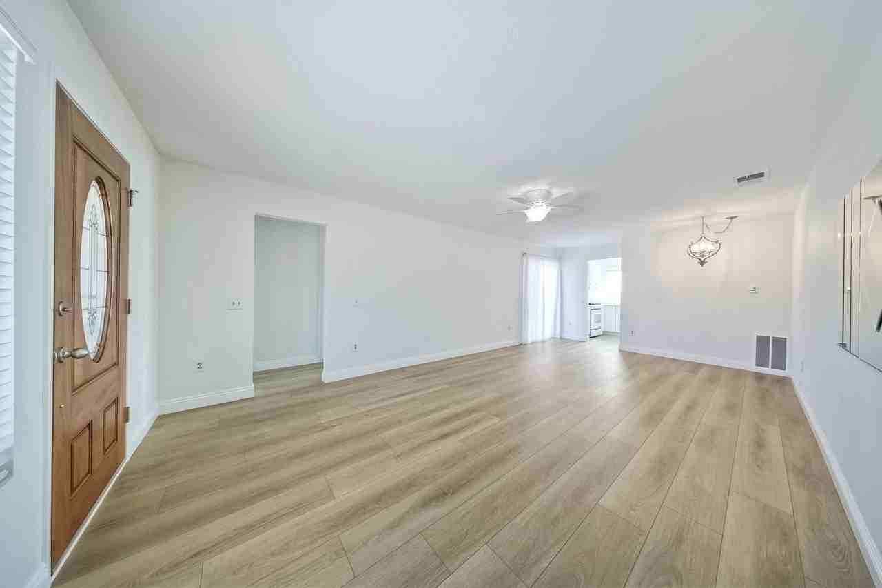 4711 Sunny Hills Rd - Photo 3 of 19