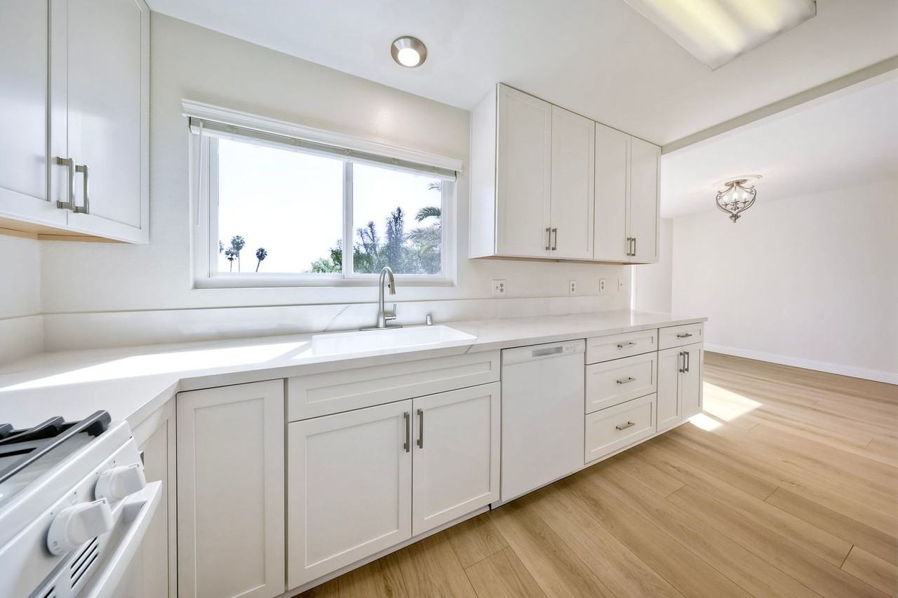 4711 Sunny Hills Rd - Photo 4 of 19