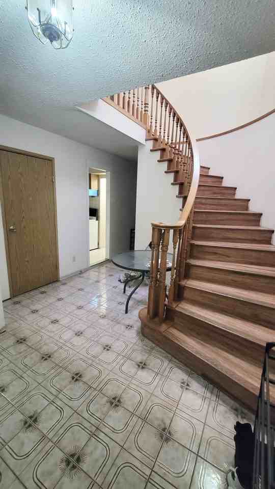 5608 Lanark St - Photo 3 of 18