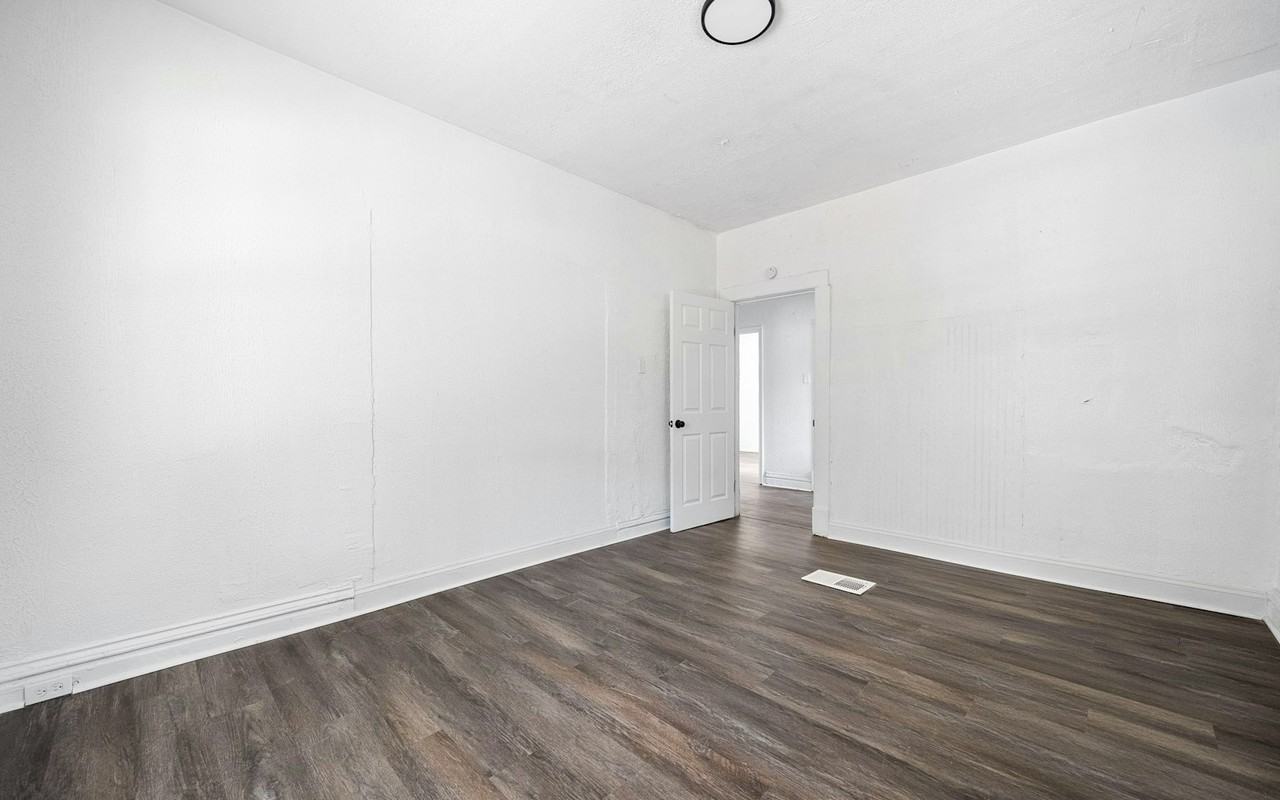 6016 Garesche Avenue - Photo 4 of 23