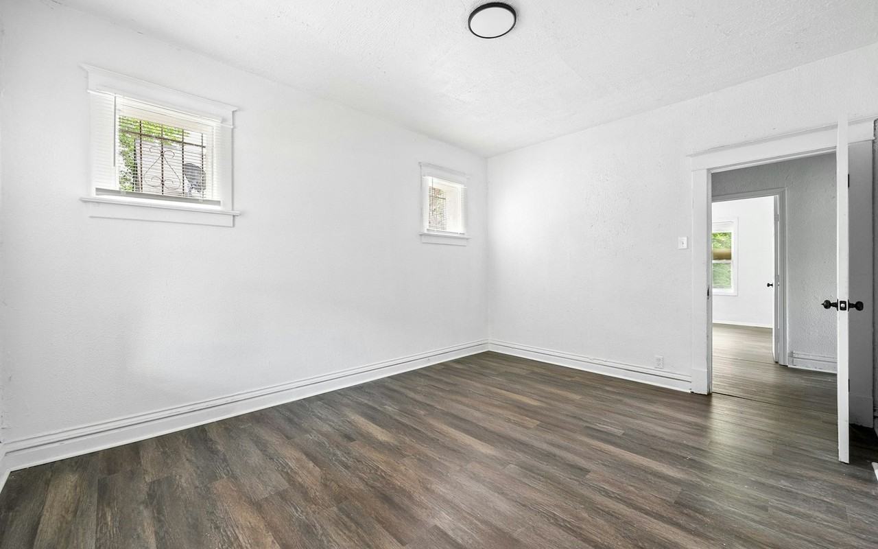 6016 Garesche Avenue - Photo 5 of 23