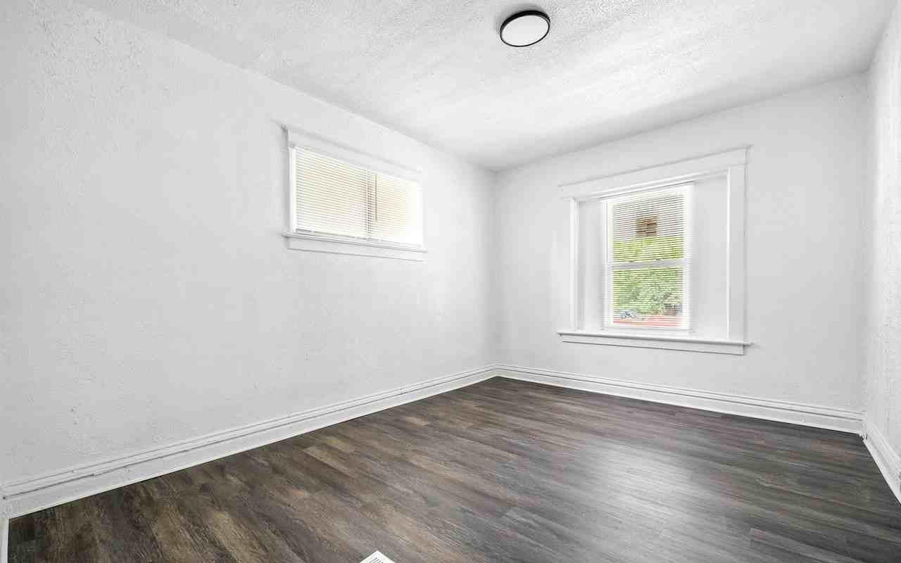 6016 Garesche Avenue - Photo 6 of 23