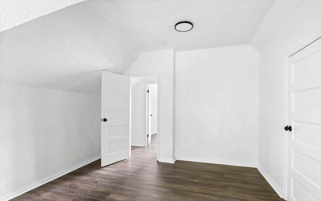 3019 Union Boulevard - Photo 4 of 22