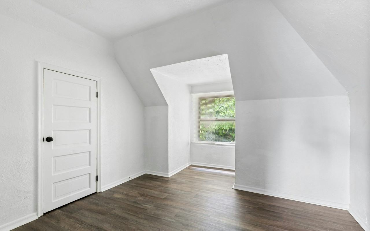 3019 Union Boulevard - Photo 5 of 22