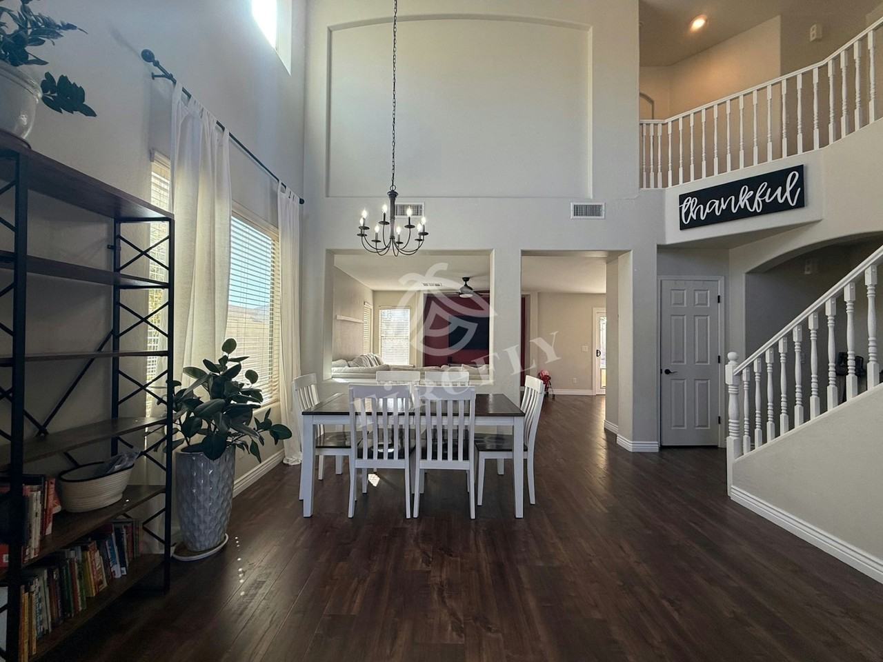 6509 West Red Fox Road - Photo 4 of 36