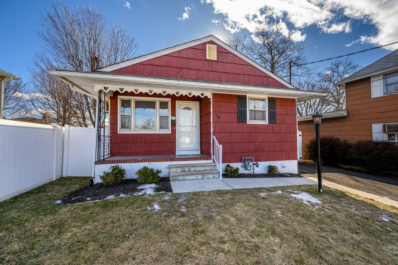 130 Lincoln Avenue - Photo 3 of 20