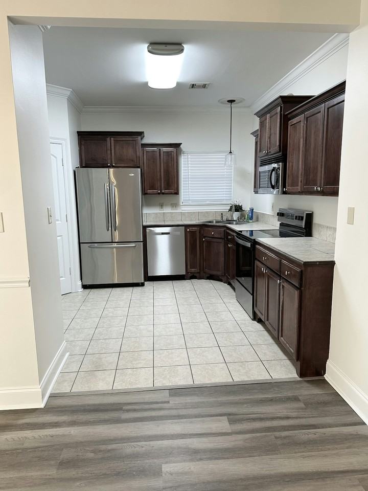 109 Country Mile Drive - Photo 3 of 16