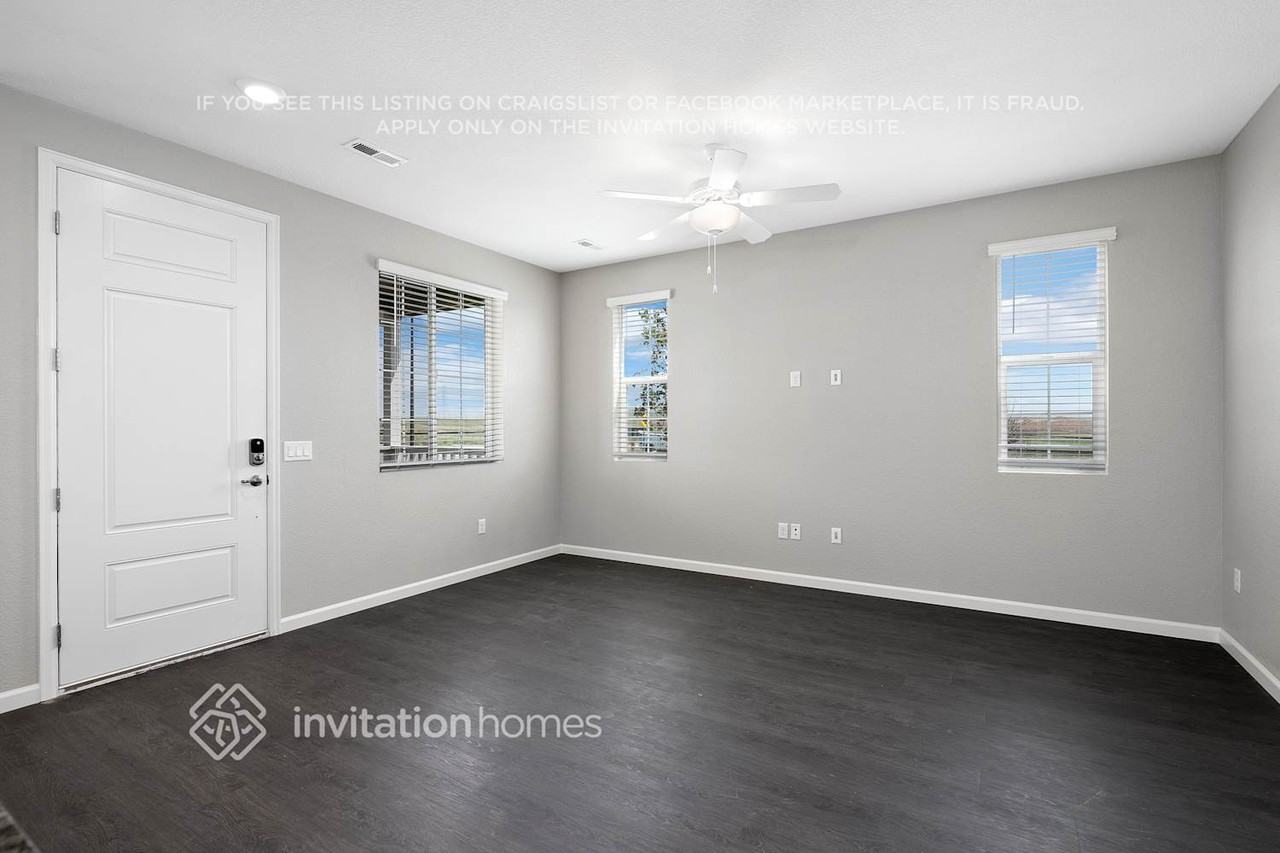 1728 S Elk Way - Photo 4 of 17