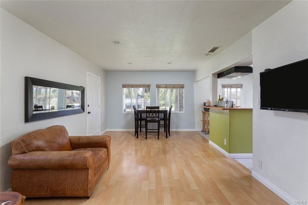 1953 Federal Ave - Photo 3 of 8