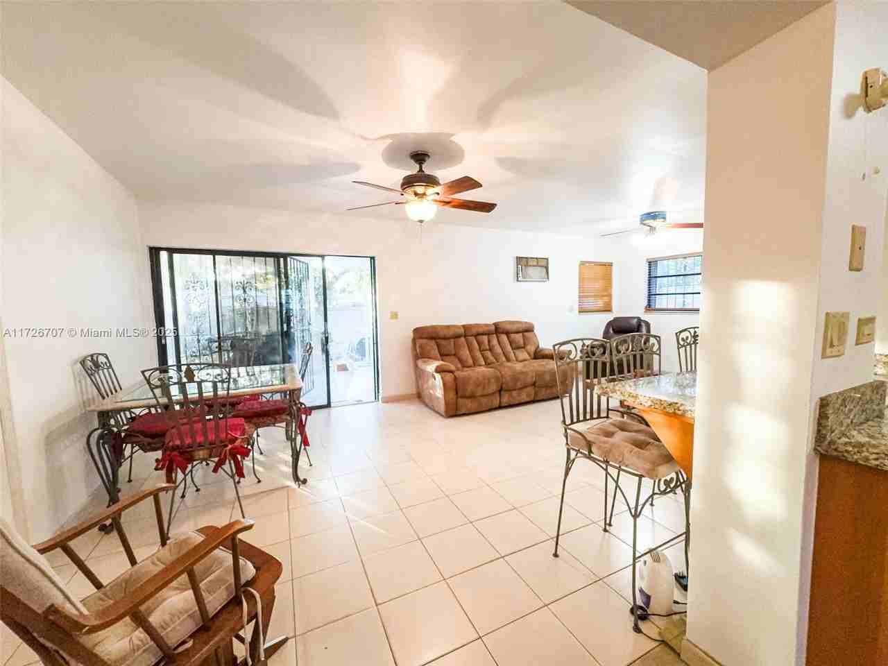 3420 Sw 104th Ave - Photo 2 of 8