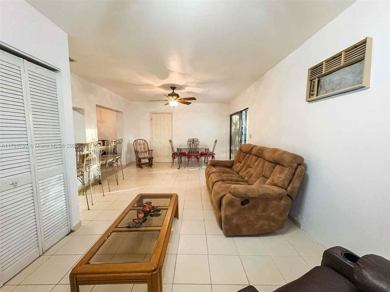 3420 Sw 104th Ave - Photo 3 of 8