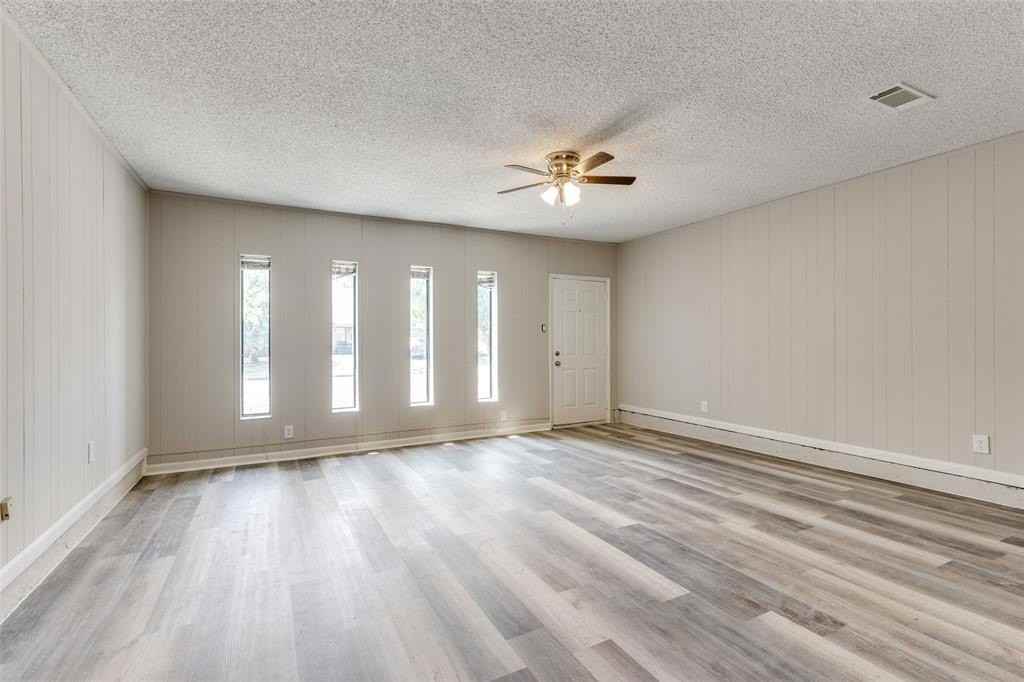 1541 Cloverdale Drive - Photo 5 of 12