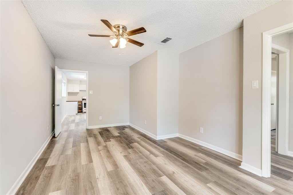 1541 Cloverdale Drive - Photo 7 of 12