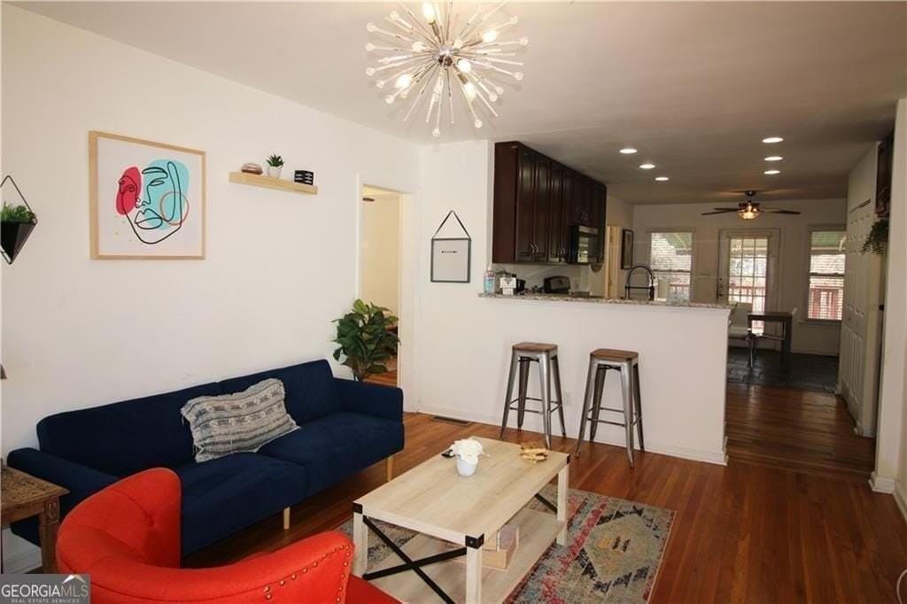 1875 Brewer Blvd Sw - Photo 2 of 6