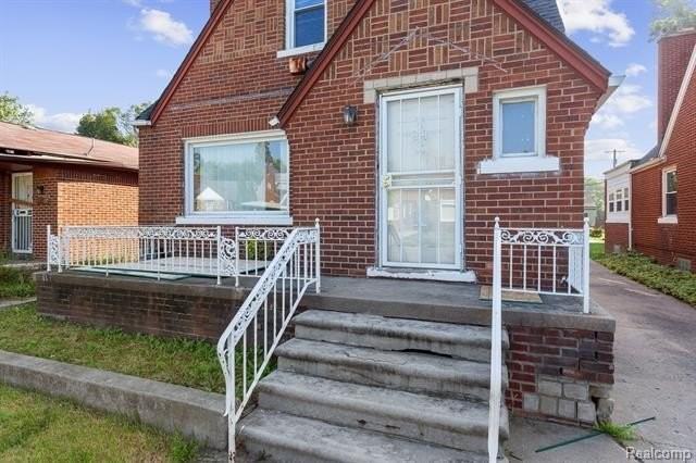 9534 Rutland St - Photo 2 of 3