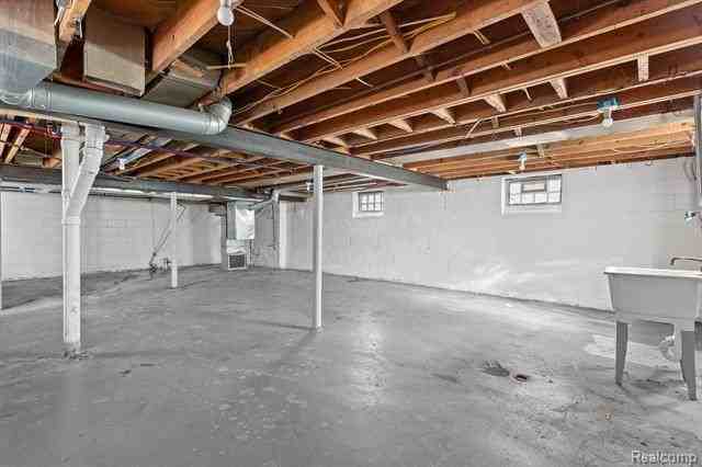 9534 Rutland St - Photo 3 of 3